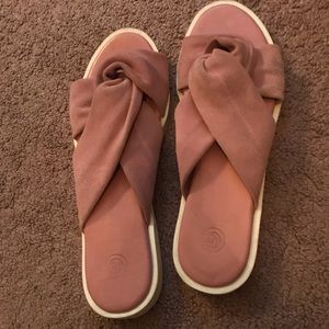 Urban outfitters slip on flip flops